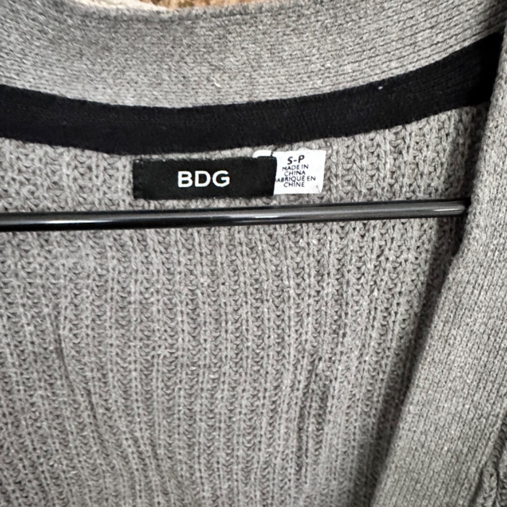 Cardigan - Picture 2 of 4